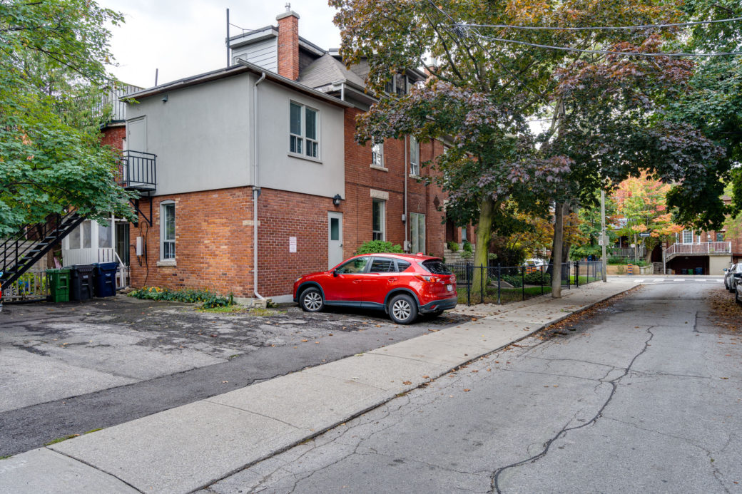 165 Dowling Ave – Web-2