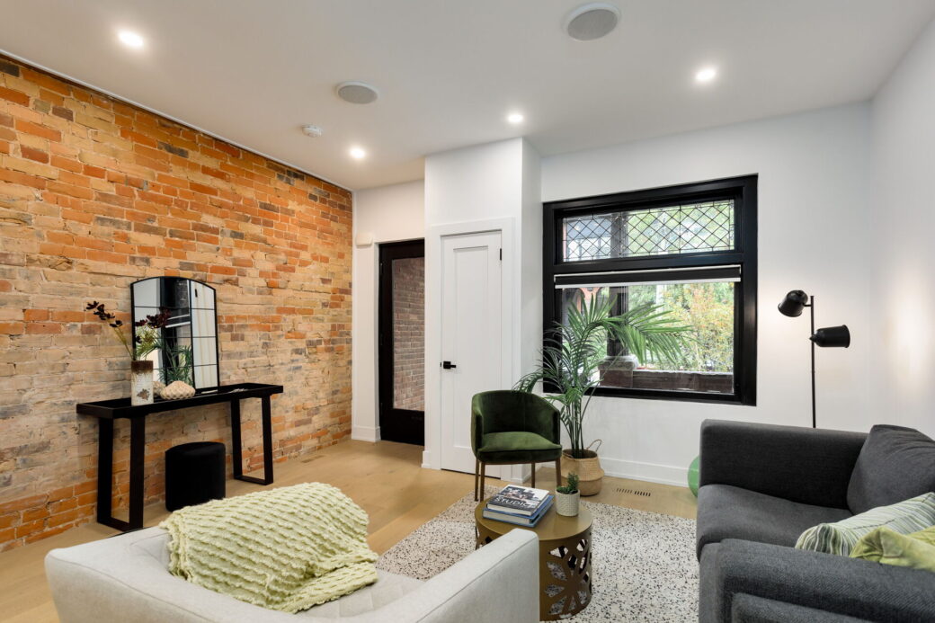 010-1920×1080-photo