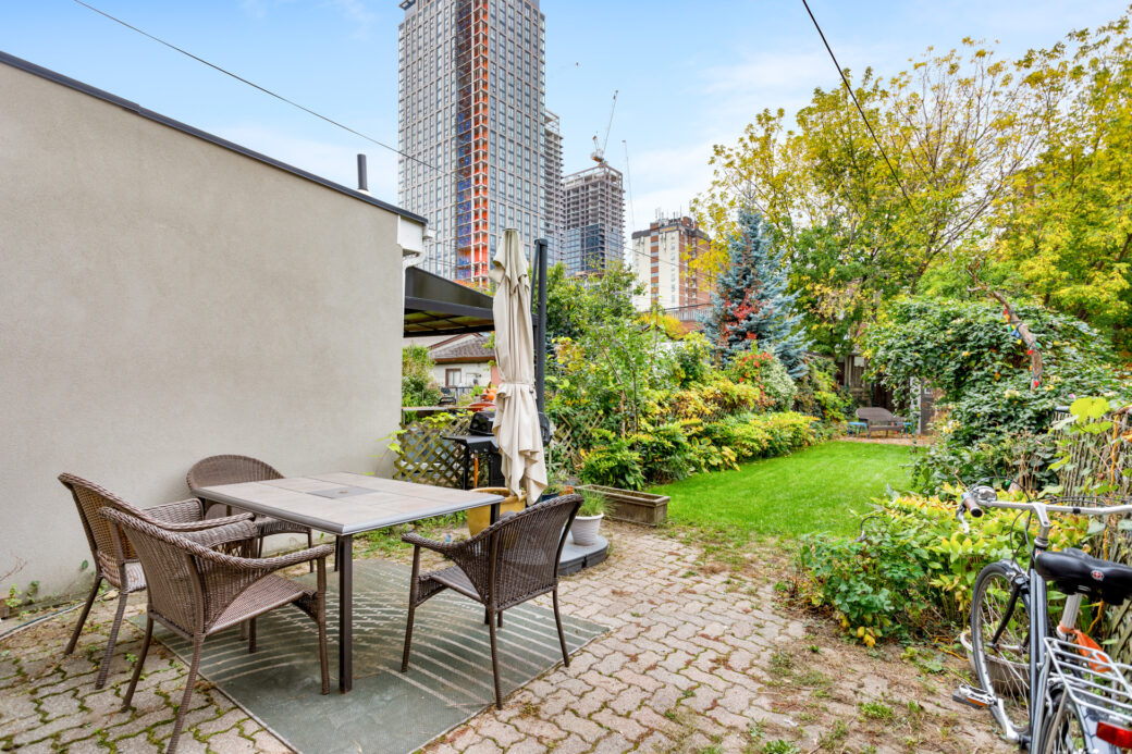 524 Gladstone Ave EXT Web-11