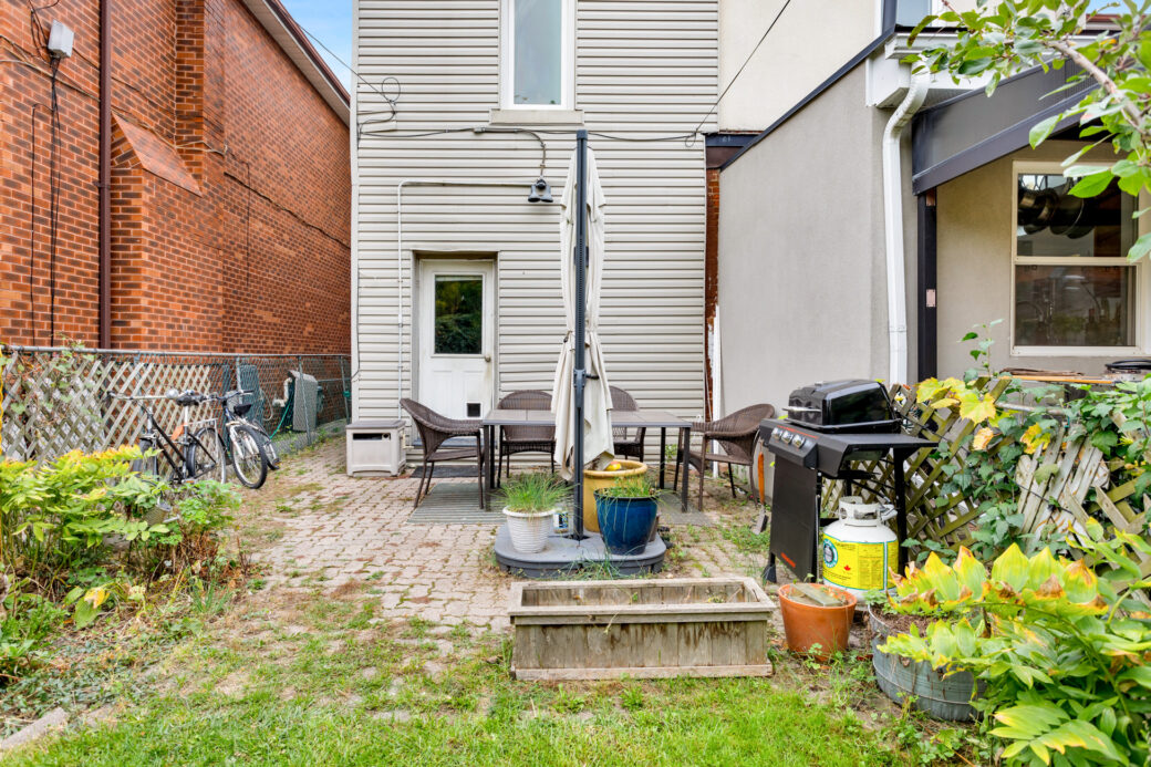 524 Gladstone Ave EXT Web-12