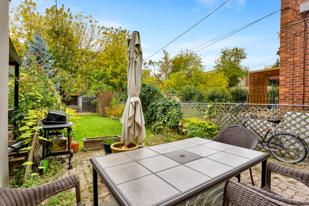 524 Gladstone Ave EXT Web-16